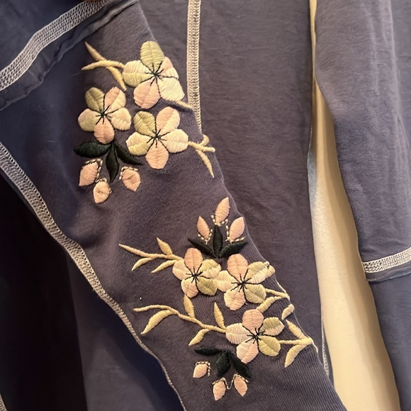 NWT,XS sundance alp n rock embroidered top - Picture 5 of 5